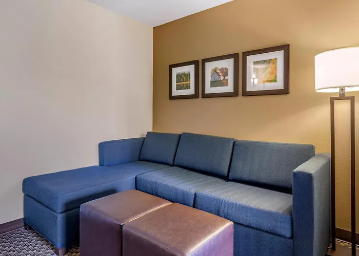 Comfort Suites Escanaba West