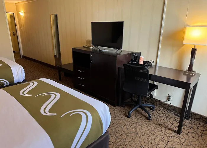 Quality Inn & Suites Escanaba North